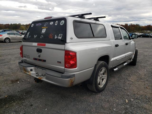 1D7HW58J37S193017 - 2007 DODGE DAKOTA QUA SILVER photo 4