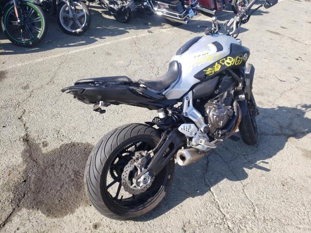 JYARM06Y7HA003567 - 2017 YAMAHA FZ07 C SILVER photo 4