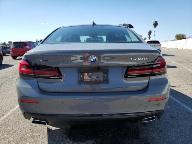 WBA33AG04NCK96546 - 2022 BMW 530XE GRAY photo 6