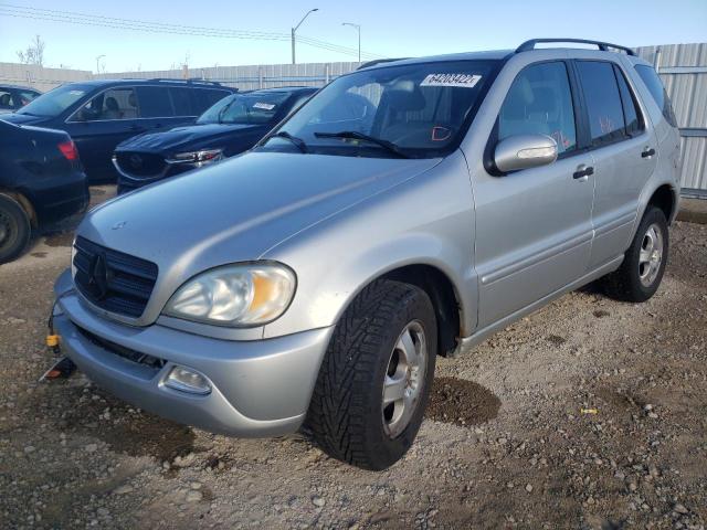 4JGAB54E43A378964 - 2003 MERCEDES-BENZ ML 320 SILVER photo 2