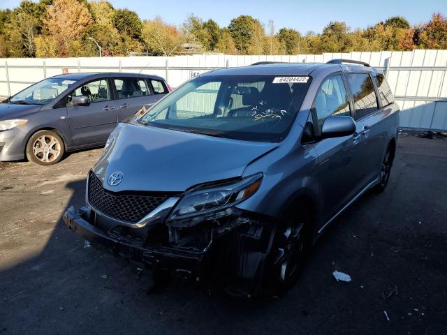 5TDXZ3DC2HS789738 - 2017 TOYOTA SIENNA SE SILVER photo 2