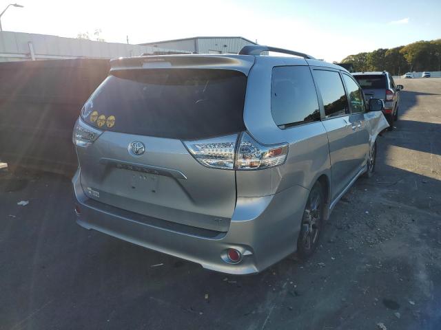 5TDXZ3DC2HS789738 - 2017 TOYOTA SIENNA SE SILVER photo 4