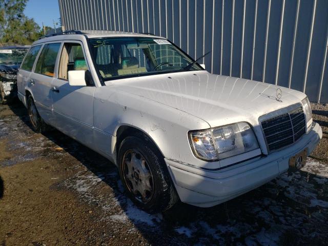 WDBEA92E8SF330094 - 1995 MERCEDES-BENZ E 320 WHITE photo 9