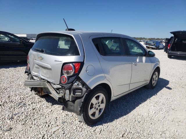 1G1JA6SH4F4199569 - 2015 CHEVROLET SONIC LS 银色 照片 4