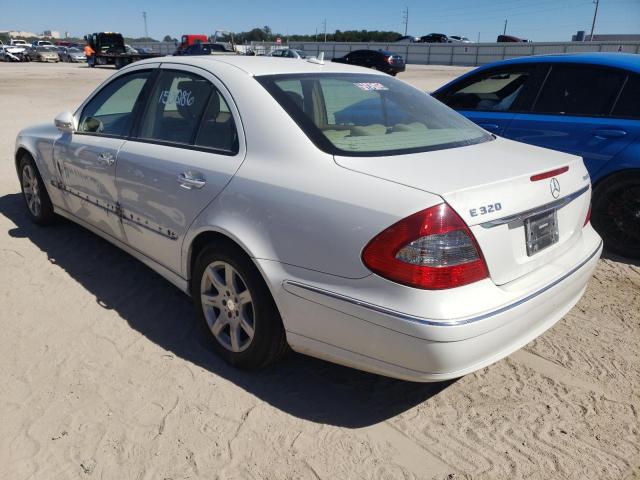 WDBUF22X19B369732 - 2009 MERCEDES-BENZ E 320 CDI WHITE photo 3