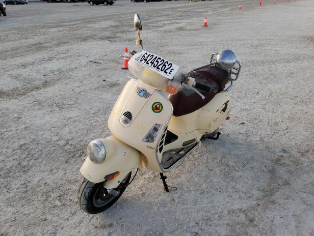 ZAPM459L995501838 - 2009 VESPA GTS 250 CREAM photo 2