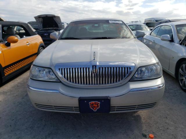 1LNHM82WX5Y651681 - 2005 LINCOLN TOWN CAR S BEIGE photo 9