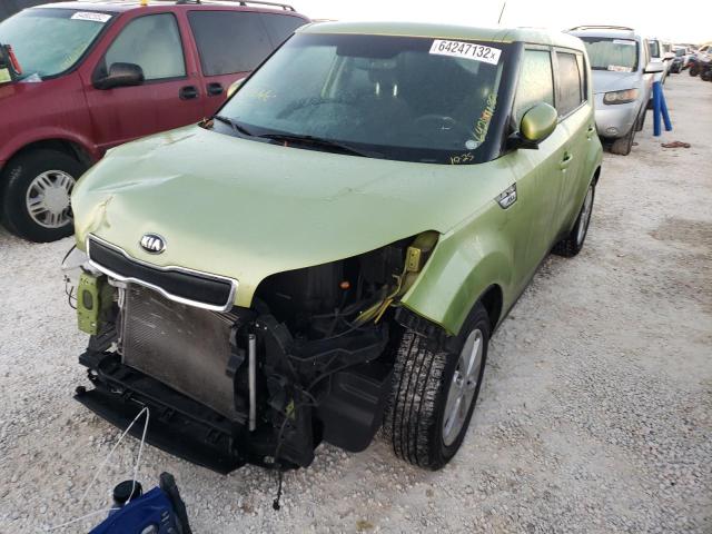 KNDJN2A21G7867944 - 2016 KIA SOUL GREEN photo 2