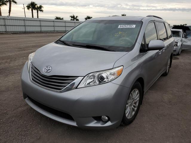 5TDYK3DC7DS338291 - 2013 TOYOTA SIENNA XLE SILVER photo 2