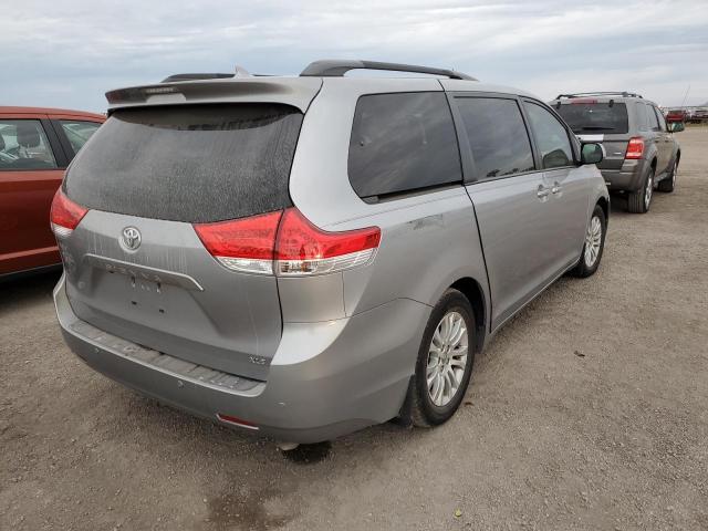 5TDYK3DC7DS338291 - 2013 TOYOTA SIENNA XLE SILVER photo 4