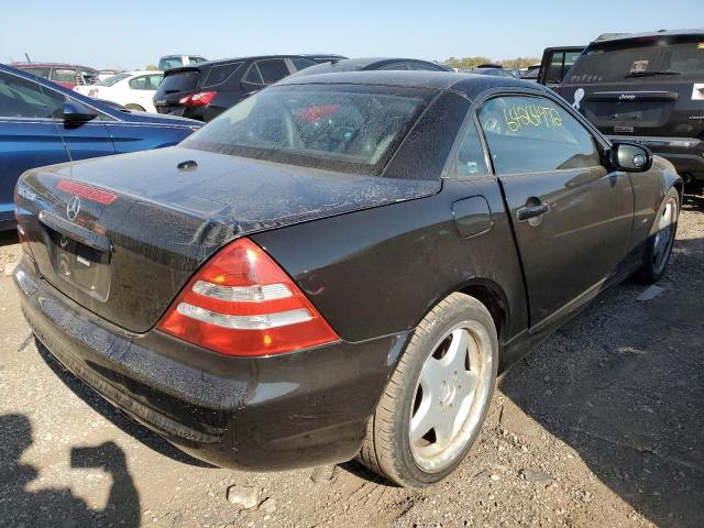 WDBKK65F81F175645 - 2001 MERCEDES-BENZ SLK 320 BLACK photo 4