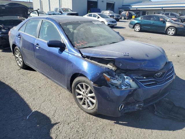 4T1BF3EK7BU681560 - 2011 TOYOTA CAMARY BLUE photo 1