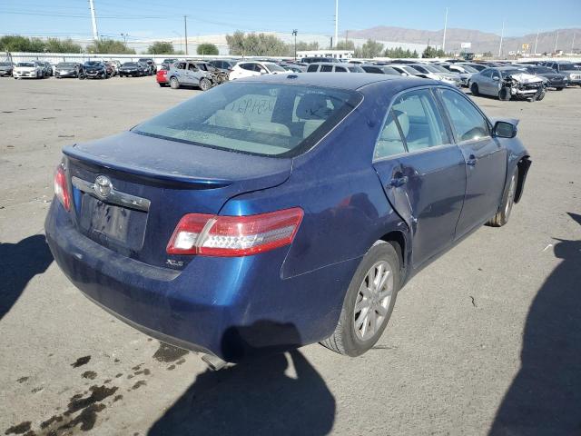 4T1BF3EK7BU681560 - 2011 TOYOTA CAMARY BLUE photo 4