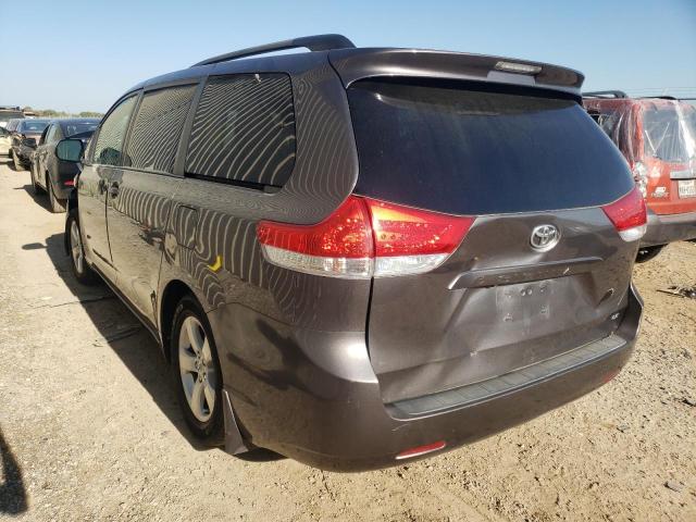 5TDKK3DC7DS324798 - 2013 TOYOTA SIENNA LE GRAY photo 3