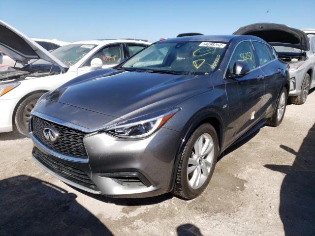 SJKCH5CP9JA050562 - 2018 INFINITI QX30 BASE GRAY photo 2