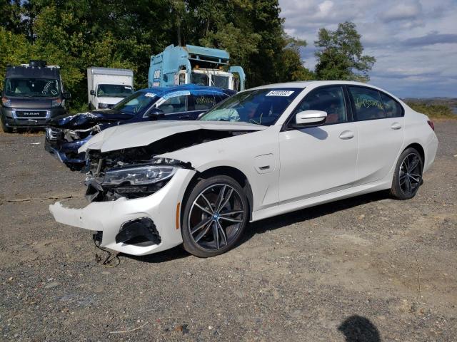3MW5P9J04N8C23575 - 2022 BMW 330XE WHITE photo 2