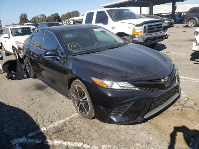 4T1BZ1HK7JU009598 - 2018 TOYOTA CAMRY XSE BLACK photo 1