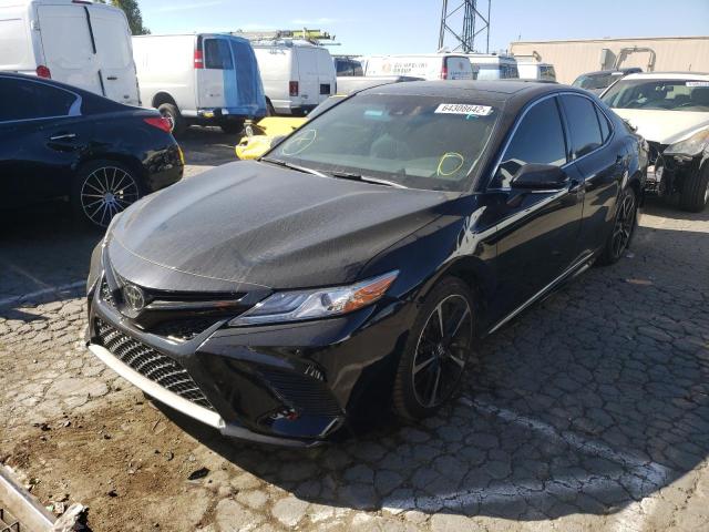 4T1BZ1HK7JU009598 - 2018 TOYOTA CAMRY XSE BLACK photo 2