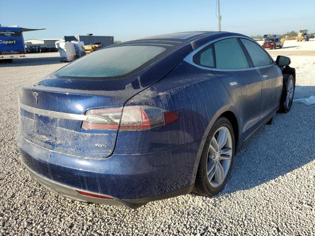 5YJSA1S25FF086068 - 2015 TESLA MODEL S 70 BLUE photo 4