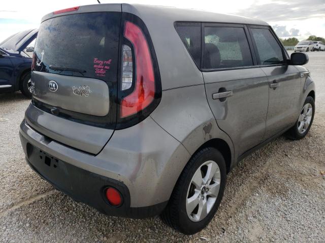 KNDJN2A25J7515330 - 2018 KIA SOUL GRAY photo 4