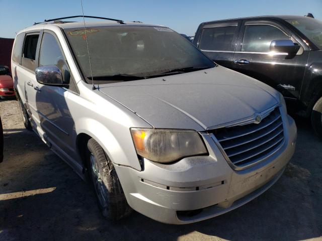 2A4RR6DXXAR501342 - 2010 CHRYSLER TOWN & COU SILVER photo 1