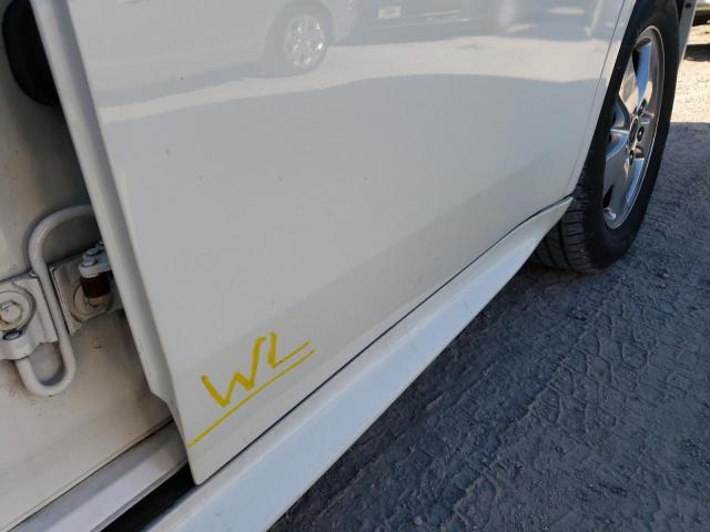 2G2WP582561267404 - 2006 PONTIAC GRAND PRIX თეთრი ფოტო 9