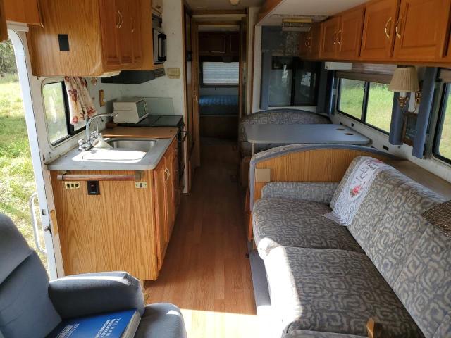 3FCMF53G2VJA04496 - 1997 WINNEBAGO ADVENTURER WHITE photo 6