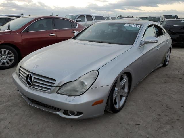 WDDDJ75X76A023572 - 2006 MERCEDES-BENZ CLS 500C SILVER photo 2