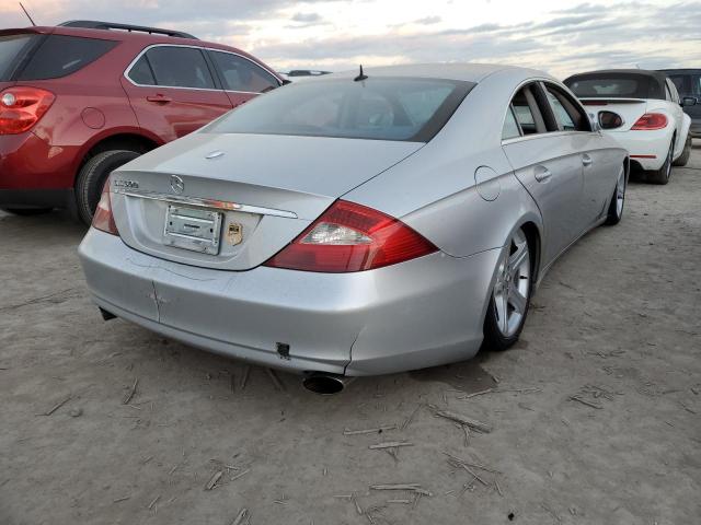 WDDDJ75X76A023572 - 2006 MERCEDES-BENZ CLS 500C SILVER photo 4