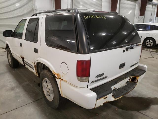 1GNDT13W0Y2371827 - 2000 CHEVROLET BLAZER WHITE photo 3