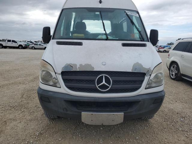 WD4PE7CC2B5504060 - 2011 MERCEDES-BENZ SPRINTER 2 WHITE photo 5