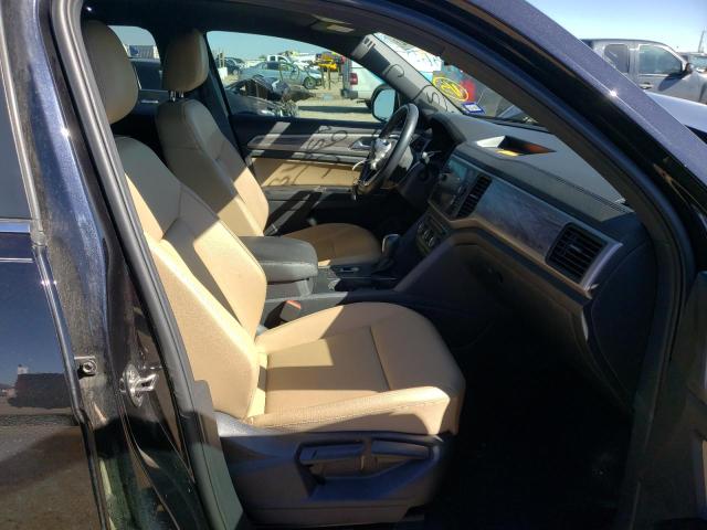 1V25C2CA4LC201365 - 2020 VOLKSWAGEN ATLAS CROS Черный фото 5