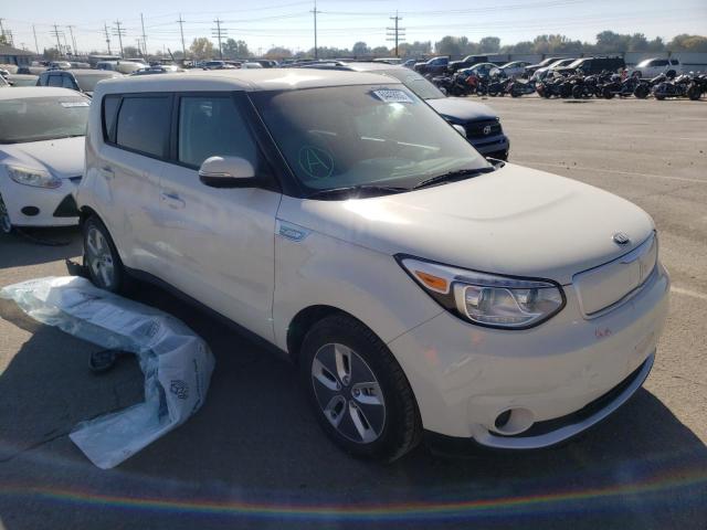 KNDJP3AE1J7032279 - 2018 KIA SOUL EV CREAM photo 1