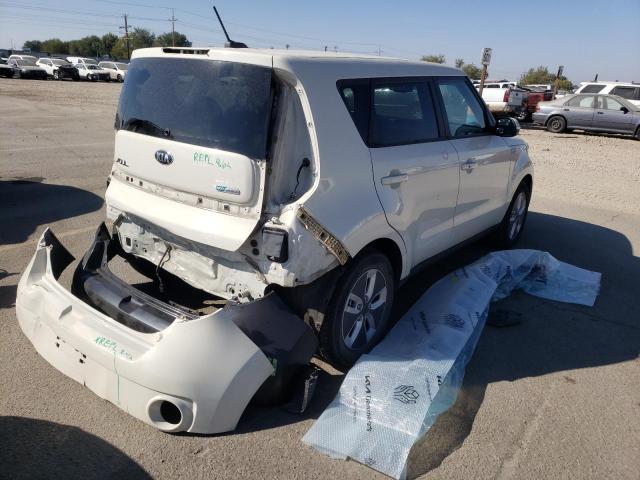 KNDJP3AE1J7032279 - 2018 KIA SOUL EV CREAM photo 4