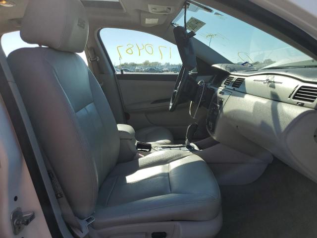 2G1WD58C869100641 - 2006 CHEVROLET IMPALA SUP Ақ фото 5