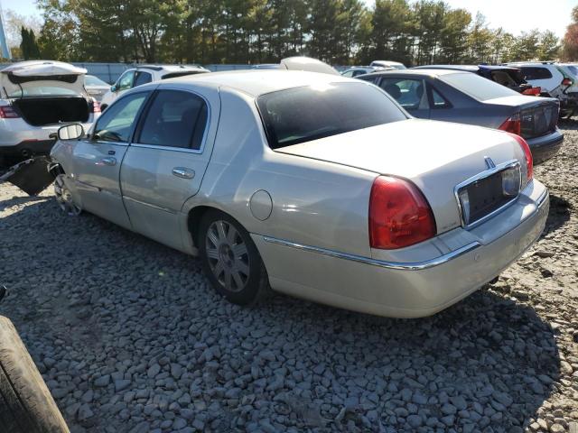 1LNHM83W44Y672619 - 2004 LINCOLN TOWN CAR U BLACK photo 3