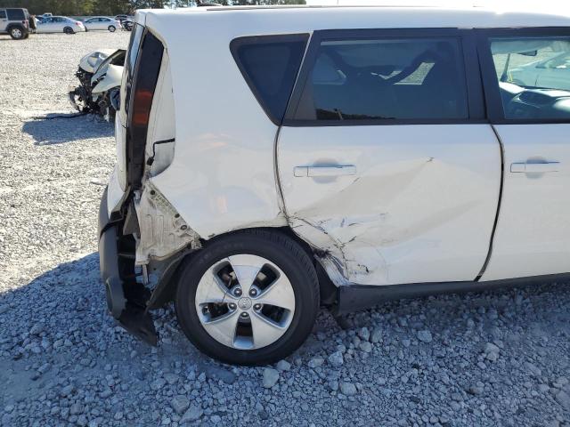 KNDJN2A25G7258842 - 2016 KIA SOUL WHITE photo 9