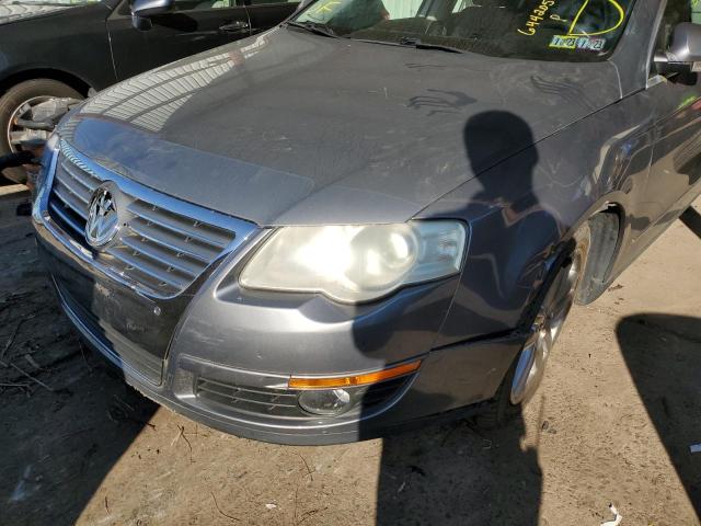 WVWEK93CX8E027067 - 2008 VOLKSWAGEN PASSAT LUX GRAY photo 9