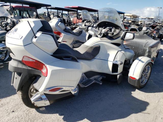 2BXJBDC11CV000648 - 2012 CAN-AM SPYDER ROA WHITE photo 4