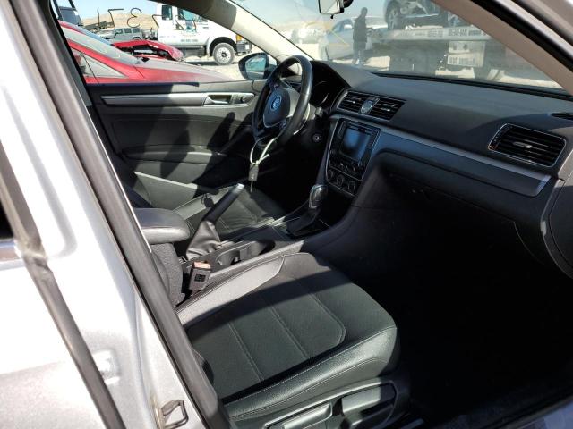 1VWDT7A35HC013344 - 2017 VOLKSWAGEN PASSAT R-L SILVER photo 5