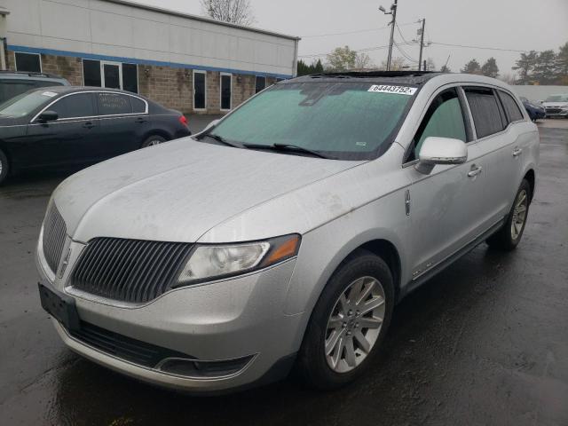 2LMHJ5NK8EBL53261 - 2014 LINCOLN MKT SILVER photo 2