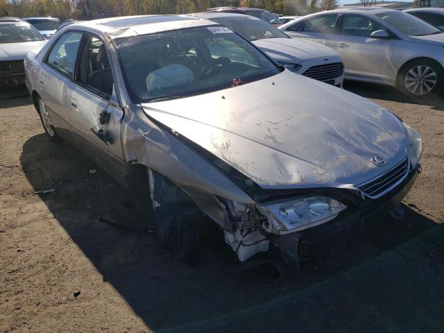 JT8BF28G915105594 - 2001 LEXUS ES 300 SILVER photo 1