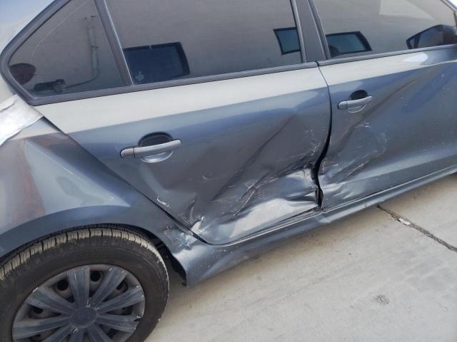 3VW2K7AJ2DM390358 - 2013 VOLKSWAGEN JETTA BASE GRAY photo 9