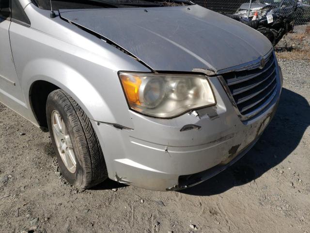 2A8HR54P78R782661 - 2008 CHRYSLER TOWN & COU SILVER photo 9