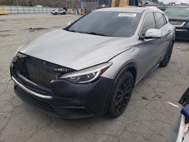 SJKCH5CP2JA052413 - 2018 INFINITI QX30 BASE SILVER photo 2