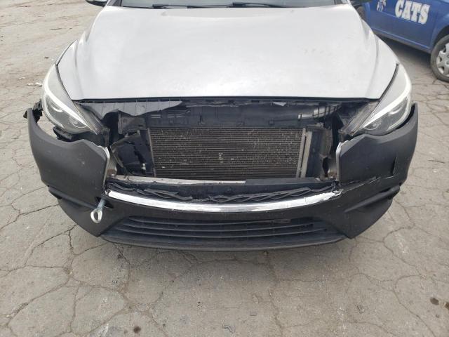 SJKCH5CP2JA052413 - 2018 INFINITI QX30 BASE SILVER photo 9