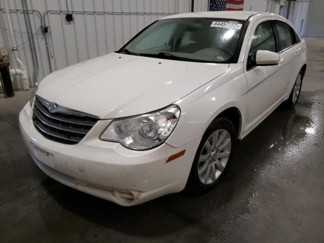 1C3CC5FB1AN158785 - 2010 CHRYSLER SEBRING LI WHITE photo 2