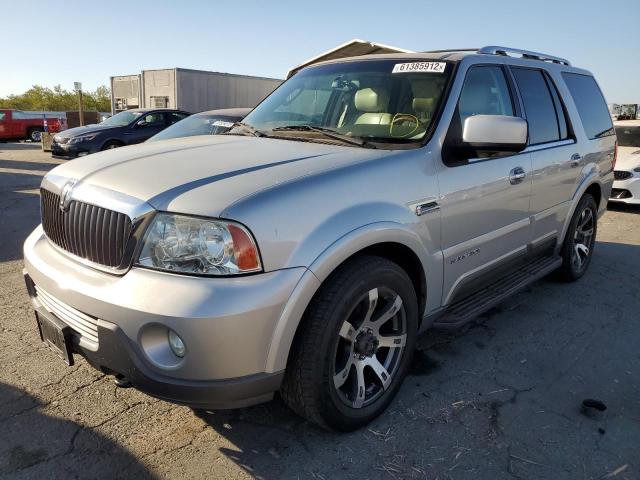 5LMFU28R24LJ00868 - 2004 LINCOLN NAVIGATOR 银色 照片 2