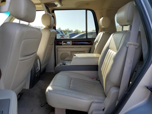 5LMFU28R24LJ00868 - 2004 LINCOLN NAVIGATOR 银色 照片 6