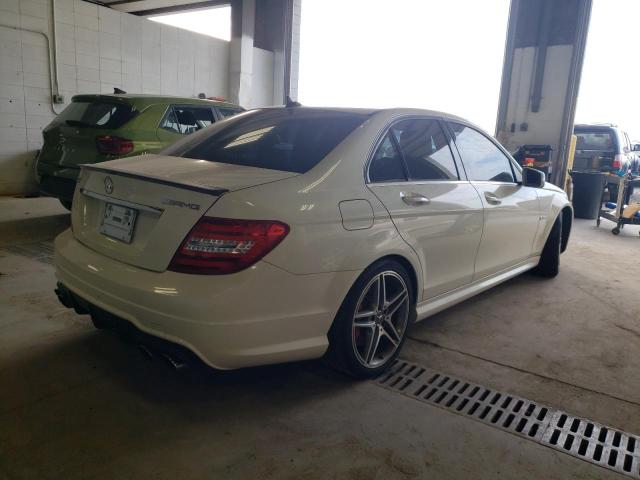 WDDGF7HB3CA678905 - 2012 MERCEDES-BENZ C 63 AMG WHITE photo 4